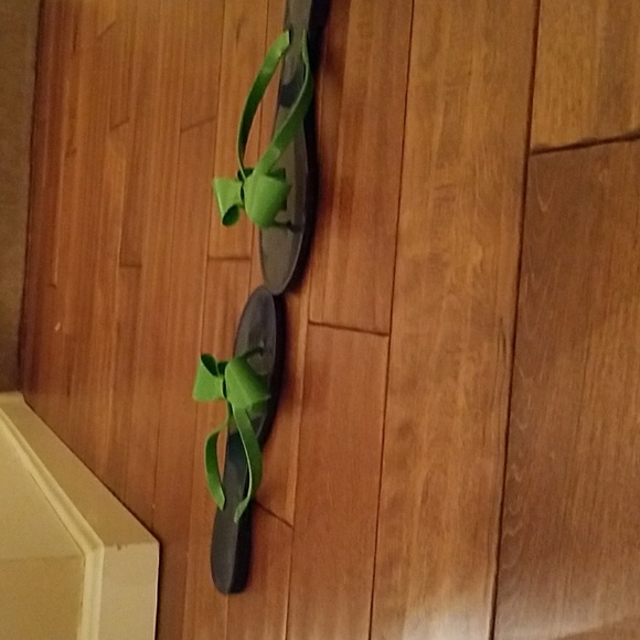 Shoes - Picture 2 of 3